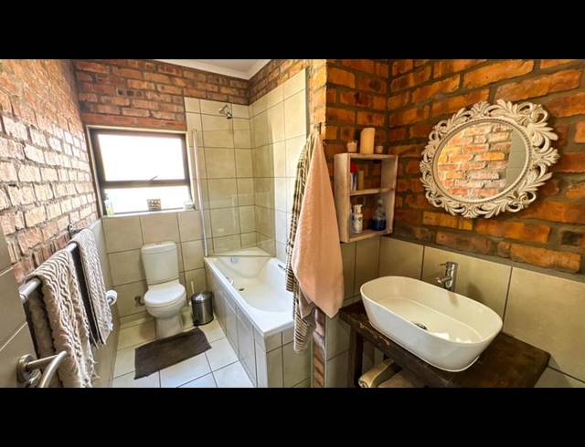 4 BEDROOM HOUSE FOR SALE IN FRAAIUITSIG